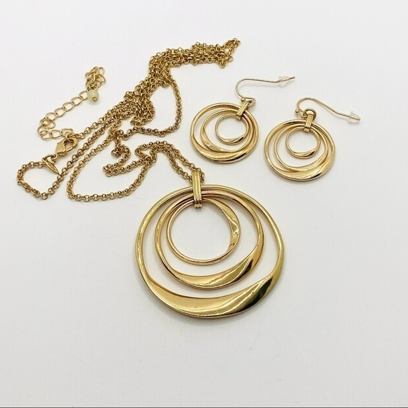 Avon NWT Marked Earrings Necklace Gold Tone Vintage Set - Picture 1 of 16